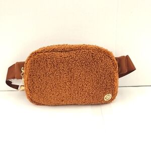 Steve Madden Women's Teddy Everywhere Cognac Brown Fanny Bag Crossbody Purse